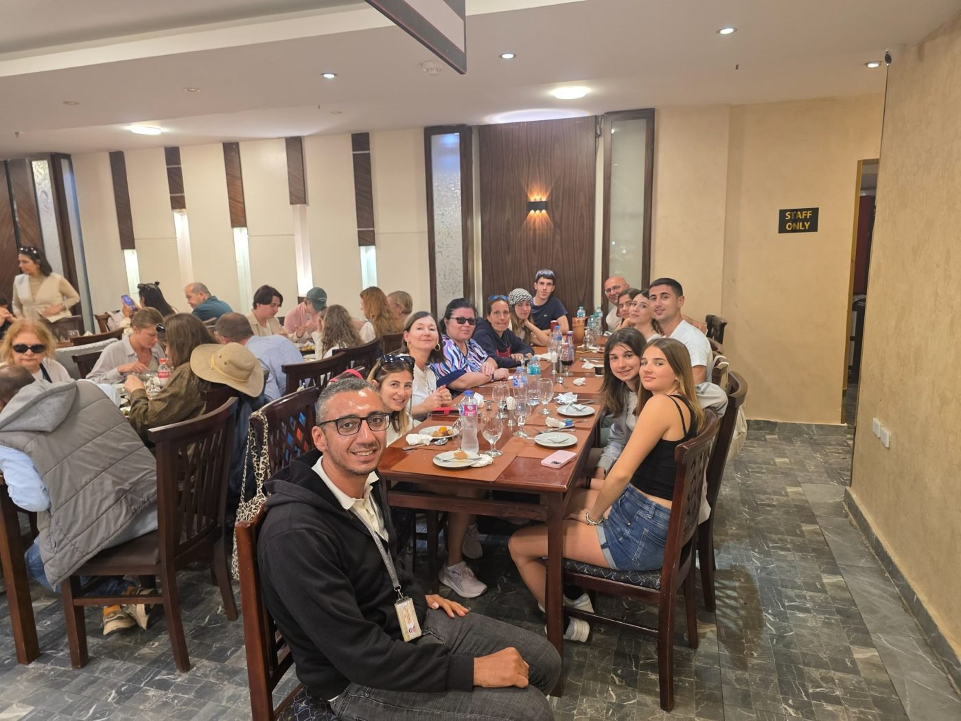 Egittosì travellers — Lunch at a restaurant in Cairo